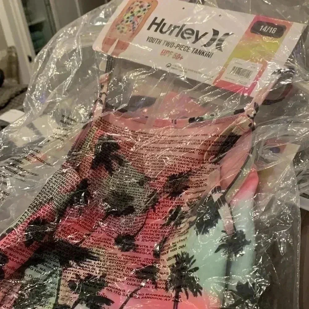 Hurley 84% polyester